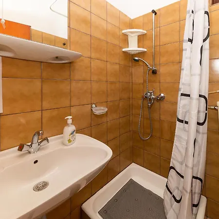 Apartament 2 Bedroom In Novi Vinodolski