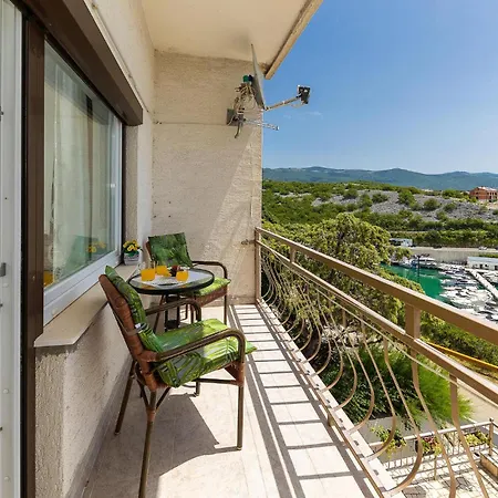 2 Bedroom Amazing In *