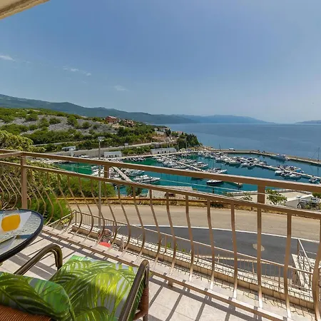 2 Bedroom In * Novi Vinodolski