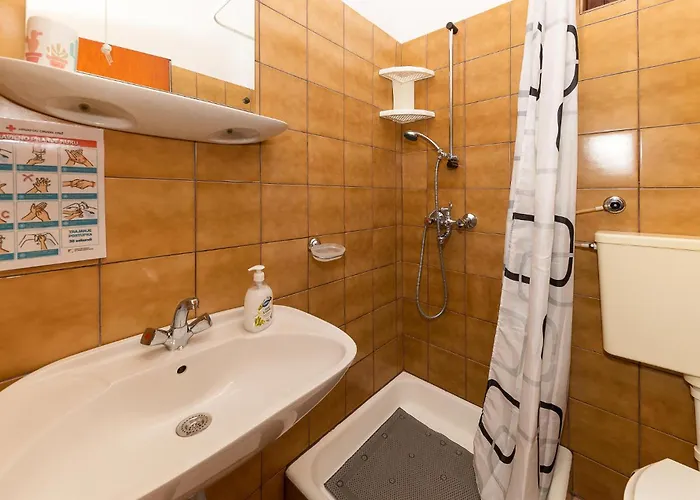 Appartement Awesome In Novi Vinodolski