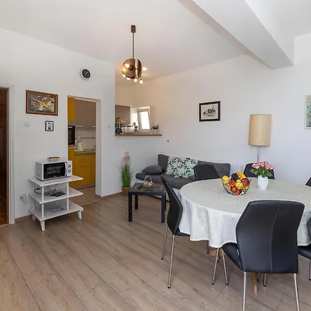 2 Bedroom In *