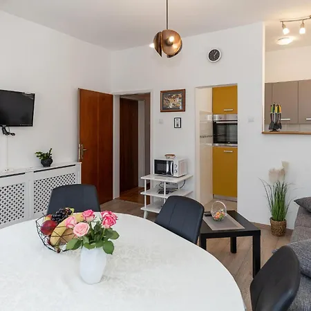 Amazing In With Wifi Apartment