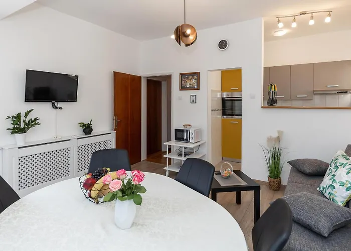 Awesome In Apartamento